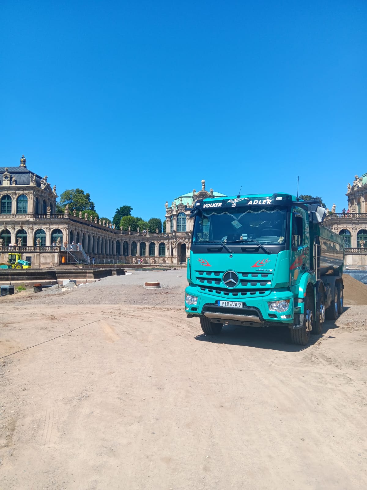 Mercedes-Benz Arocs 4-Achser im Einsatz in Sachsen